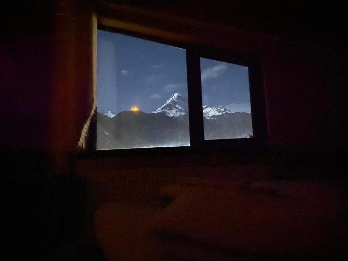 Four Season In Kazbegi Hotel ภายนอก รูปภาพ