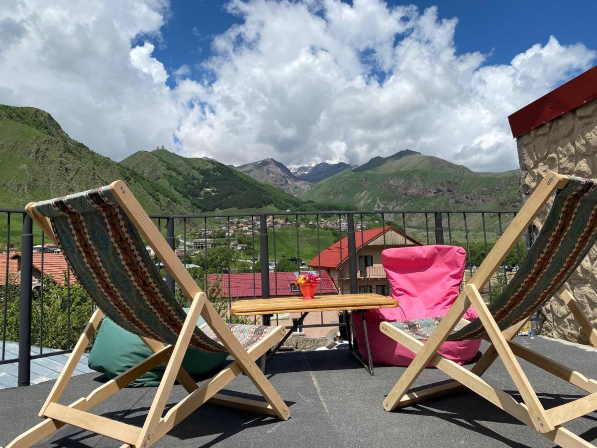 Four Season In Kazbegi Hotel ภายนอก รูปภาพ