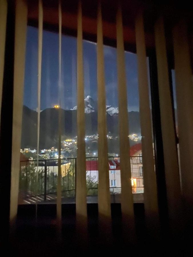 Four Season In Kazbegi Hotel ภายนอก รูปภาพ