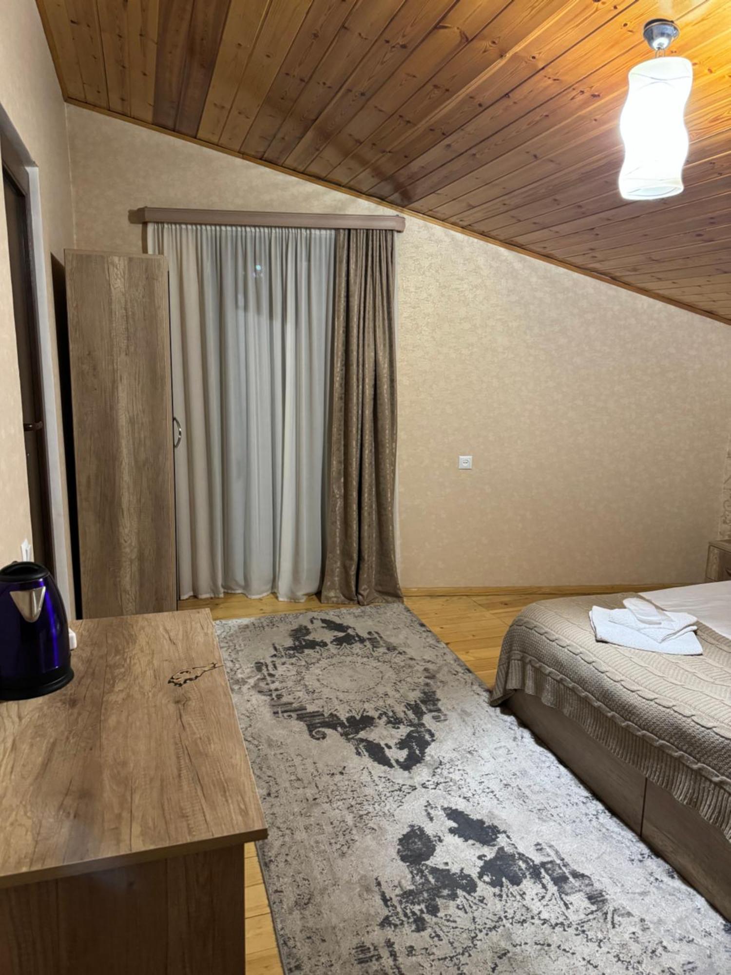 Four Season In Kazbegi Hotel ภายนอก รูปภาพ