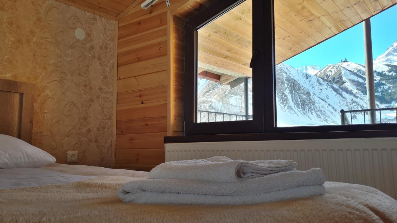 Four Season In Kazbegi Hotel ภายนอก รูปภาพ