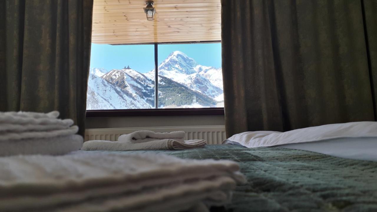 Four Season In Kazbegi Hotel ภายนอก รูปภาพ