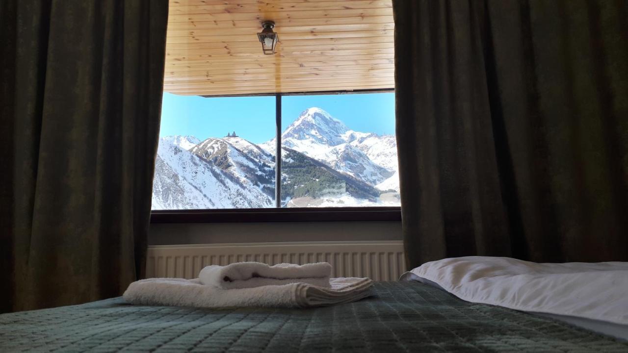 Four Season In Kazbegi Hotel ภายนอก รูปภาพ