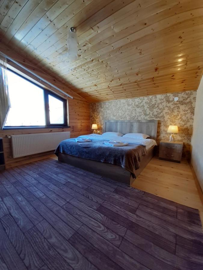 Four Season In Kazbegi Hotel ภายนอก รูปภาพ